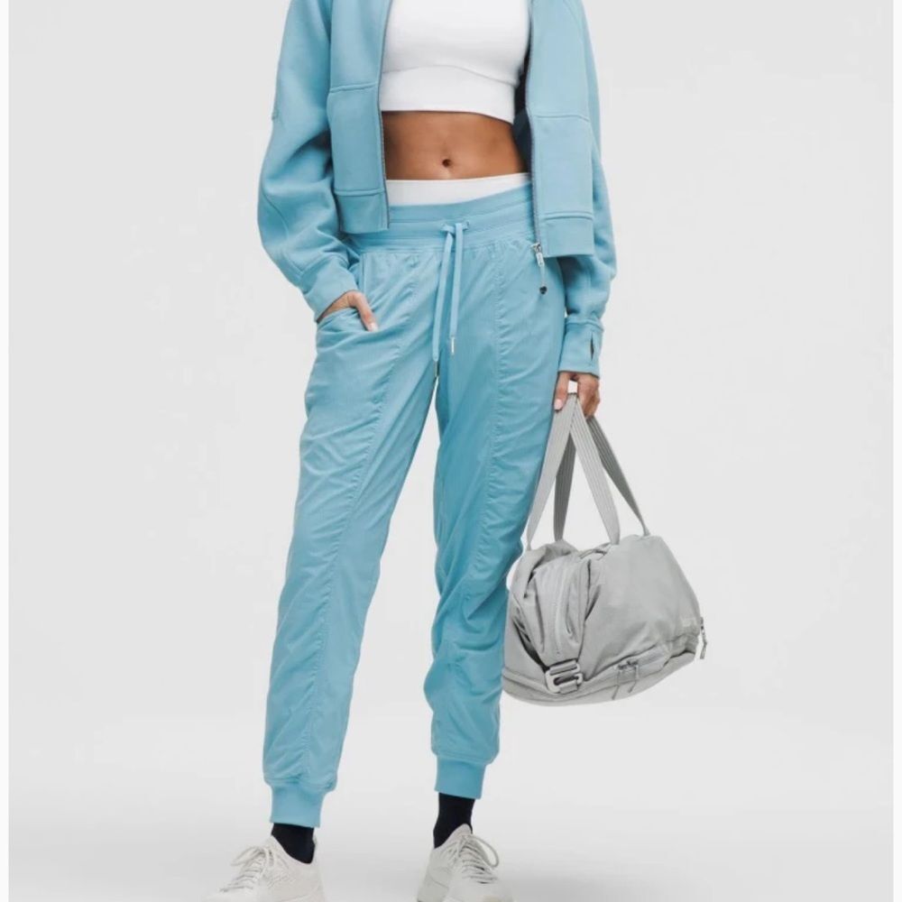 Lululemon Dance Studio Mid-Rise Jogger Full Length
Washed Blue